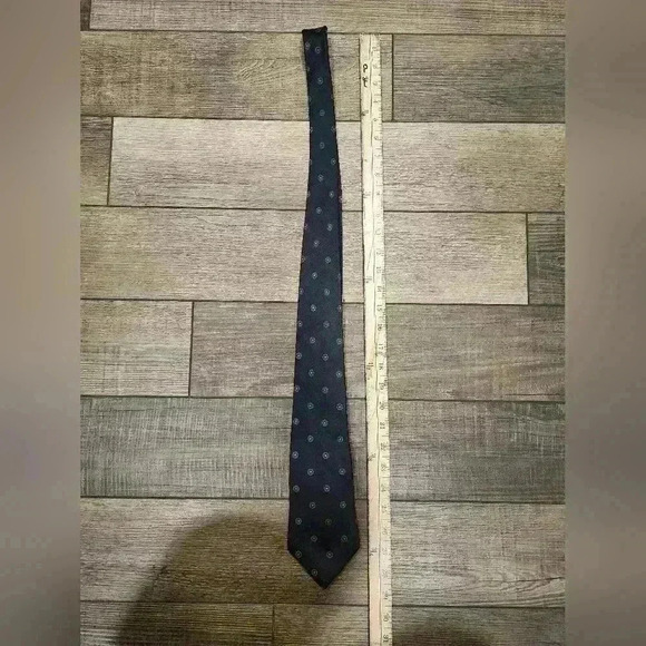 Christian Dior Classic Style Geometric Print Designer Silk Neck Tie navy blue - Picture 2 of 5